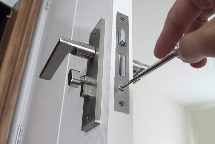 Our local locksmiths are able to repair and install door locks for properties in Evesham and the local area.
